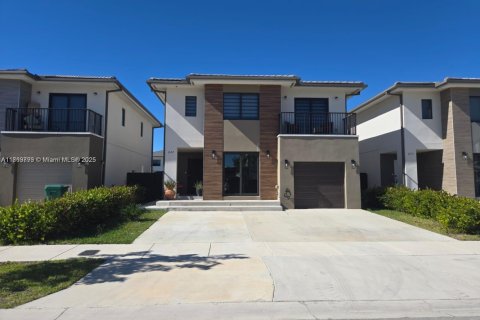 Villa ou maison à louer à Florida City, Floride: 5 chambres, 176.7 m2 № 1891563 - photo 4