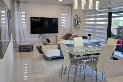 Villa ou maison à louer à Florida City, Floride: 5 chambres, 176.7 m2 № 1891563 - photo 10