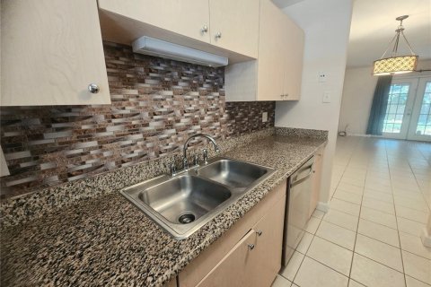 Copropriété à louer à Gainesville, Floride: 2 chambres, 92.9 m2 № 2383875 - photo 3