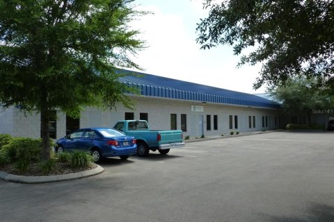 Immobilier commercial à louer à Gainesville, Floride: 92.9 m2 № 2302351 - photo 2