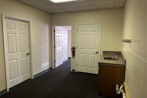 Immobilier commercial à louer à Gainesville, Floride: 92.9 m2 № 2302351 - photo 4