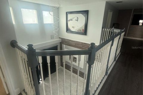 House in Orlando, Florida 5 bedrooms, 273.41 sq.m. № 1894179 - photo 3