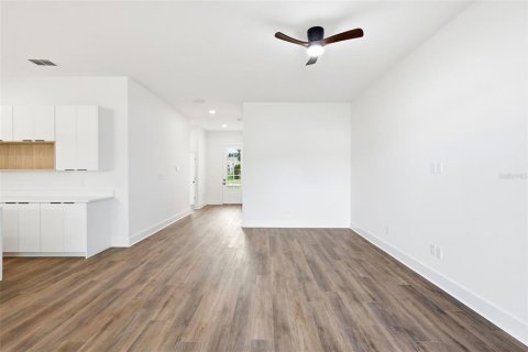 Villa ou maison à louer à Beverly Hills, Floride: 4 chambres, 175.49 m2 № 2102218 - photo 20