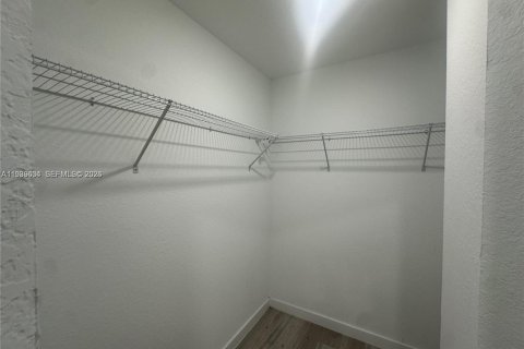 Townhouse in Hallandale Beach, Florida 3 bedrooms, 139.35 sq.m. № 1997010 - photo 9