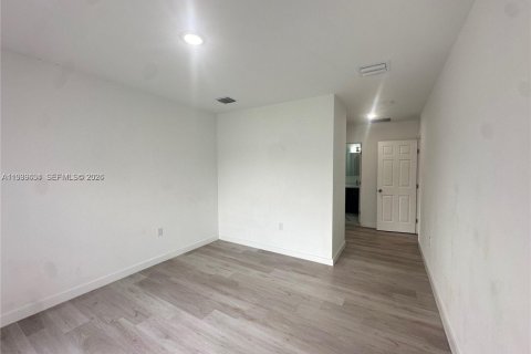 Townhouse in Hallandale Beach, Florida 3 bedrooms, 139.35 sq.m. № 1997010 - photo 5