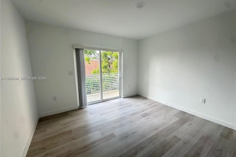 Townhouse in Hallandale Beach, Florida 3 bedrooms, 139.35 sq.m. № 1997010 - photo 19