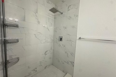 Townhouse in Hallandale Beach, Florida 3 bedrooms, 139.35 sq.m. № 1997010 - photo 10