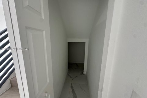 Townhouse in Hallandale Beach, Florida 3 bedrooms, 139.35 sq.m. № 1997010 - photo 24