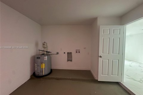 Townhouse in Hallandale Beach, Florida 3 bedrooms, 139.35 sq.m. № 1997010 - photo 22