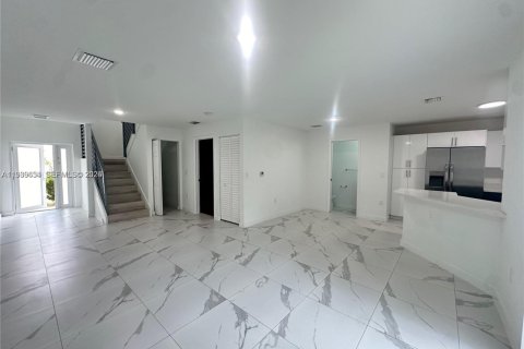 Townhouse in Hallandale Beach, Florida 3 bedrooms, 139.35 sq.m. № 1997010 - photo 6