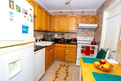 Copropriété à vendre à Hallandale Beach, Floride: 1 chambre, 67.45 m2 № 1978360 - photo 2