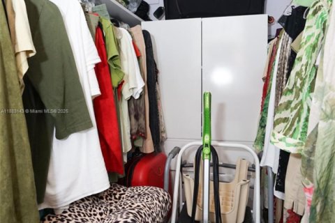 Copropriété à vendre à Hallandale Beach, Floride: 1 chambre, 67.45 m2 № 1978360 - photo 10