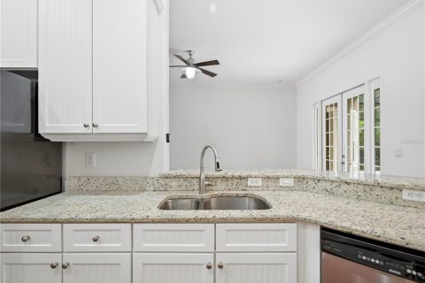 House in New Smyrna Beach, Florida 5 bedrooms, 278.89 sq.m. № 2291038 - photo 24