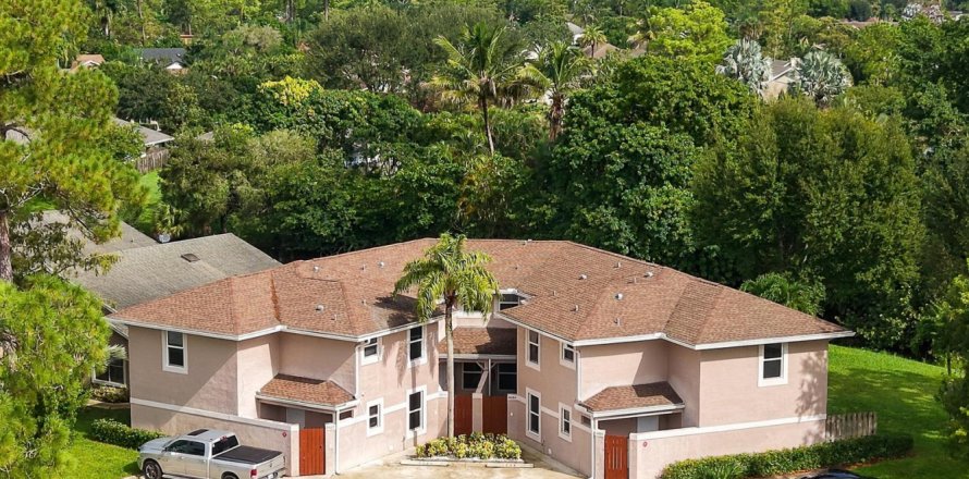 Touwnhouse à Wellington, Floride 4 chambres, 130.06 m2 № 2382861