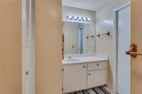 Купить виллу или дом в Тамарак, Флорида 2 спальни, 111.67м2, № 1946737 - фото 26