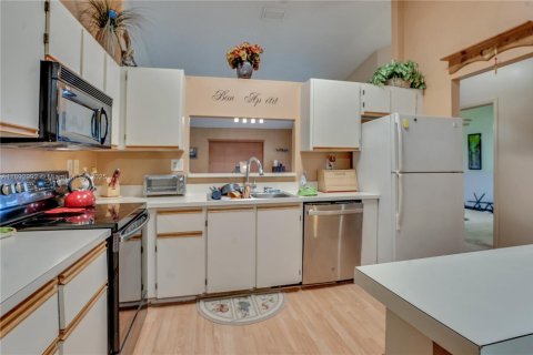 Купить виллу или дом в Тамарак, Флорида 2 спальни, 111.67м2, № 1946737 - фото 14