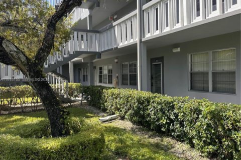 Condominio en venta en Boca Raton, Florida, 1 dormitorio, 66.89 m2 № 2002460 - foto 9