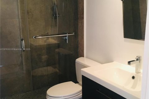 Condo in Miami, Florida, 1 bedroom  № 1927128 - photo 22