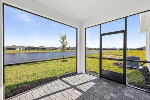 House in Parrish, Florida 3 bedrooms, 205.22 sq.m. № 1679147 - photo 25