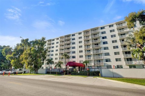 Купить кондоминиум в Майами, Флорида 1 спальня, 65.96м2, № 1949222 - фото 5