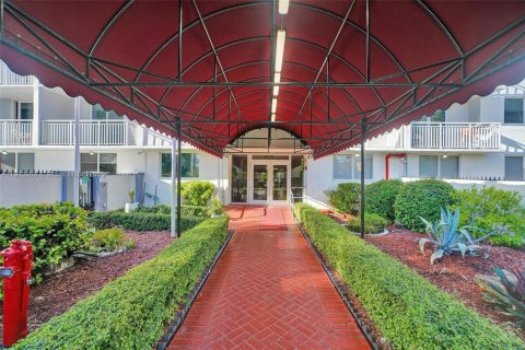 Купить кондоминиум в Майами, Флорида 1 спальня, 65.96м2, № 1949222 - фото 3