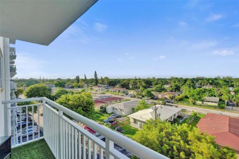 Купить кондоминиум в Майами, Флорида 1 спальня, 65.96м2, № 1949222 - фото 10