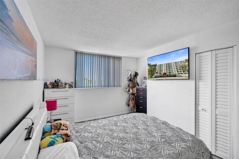 Купить кондоминиум в Майами, Флорида 1 спальня, 65.96м2, № 1949222 - фото 20