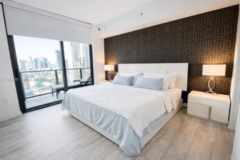 Condo in Miami, Florida, 2 bedrooms  № 2001124 - photo 6