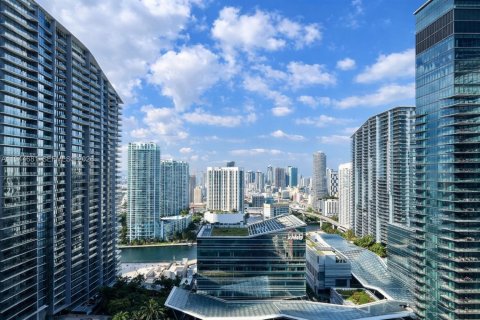 Condo in Miami, Florida, 2 bedrooms  № 2001124 - photo 14