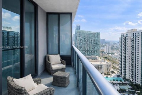 Condo in Miami, Florida, 2 bedrooms  № 2001124 - photo 16