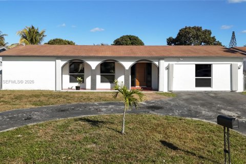 Дом в Мирамар, Флорида 4 спальни, 216.93м2 № 2040483