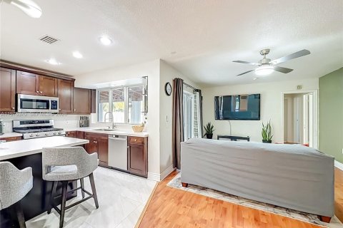 House in Miramar, Florida 4 bedrooms, 216.93 sq.m. № 2040483 - photo 15