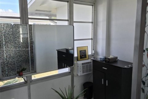 Condo in Margate, Florida, 1 bedroom № 1959940 - photo 11