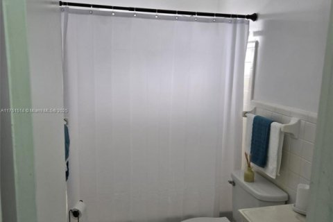 Condo in Margate, Florida, 1 bedroom № 1959940 - photo 8