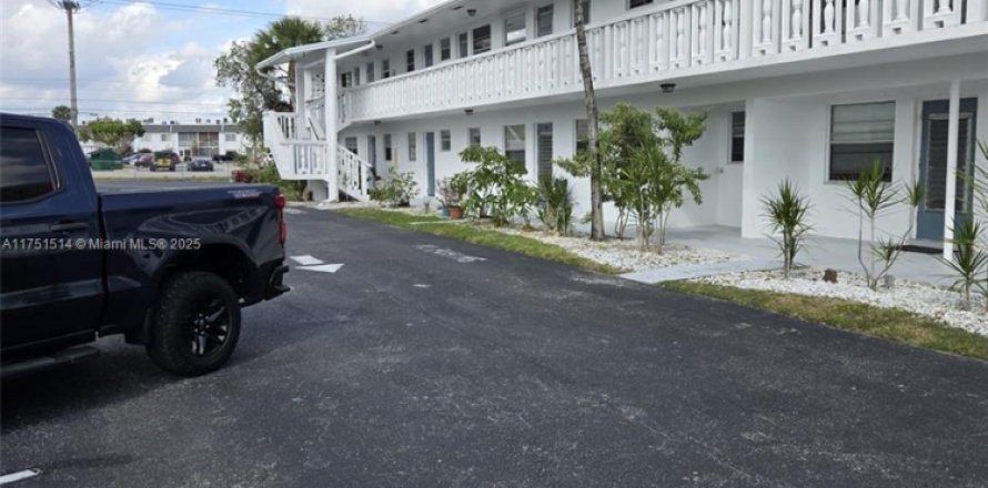 Condo in Margate, Florida, 1 bedroom № 1959940