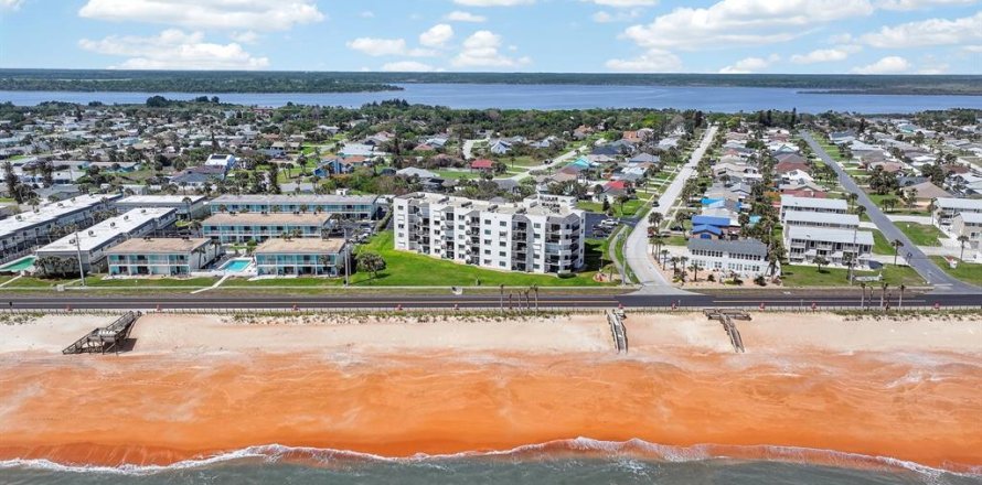 Condominio en Ormond Beach, Florida, 2 dormitorios № 2235974