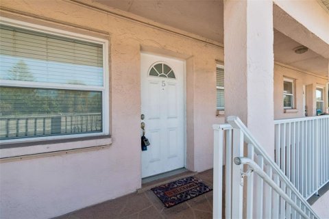 Condo in Saint Pete Beach, Florida, 1 bedroom № 2207458 - photo 4