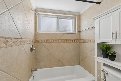 Condo in Saint Pete Beach, Florida, 1 bedroom № 2207458 - photo 28