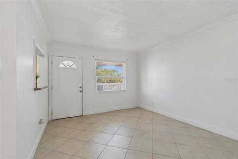 Condo in Saint Pete Beach, Florida, 1 bedroom № 2207458 - photo 10