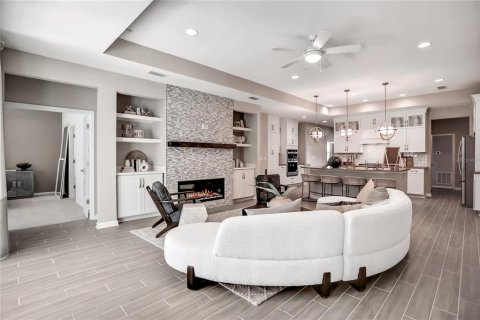 Villa ou maison à vendre à Green Cove Springs, Floride: 5 chambres, 305.18 m2 № 2418756 - photo 7
