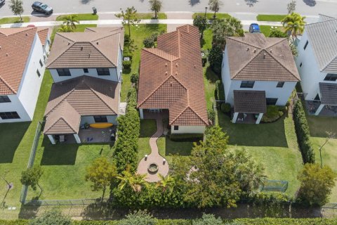 Купить виллу или дом в Уэстлейк, Флорида 3 комнаты, 135.54м2, № 2084012 - фото 17