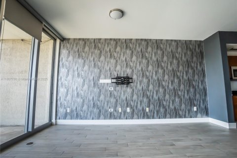 Condominio en venta en Miami, Florida, 1 dormitorio, 61.69 m2 № 1864871 - foto 9