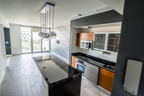 Condominio en venta en Miami, Florida, 1 dormitorio, 61.69 m2 № 1864871 - foto 2