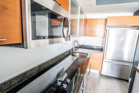 Condominio en venta en Miami, Florida, 1 dormitorio, 61.69 m2 № 1864871 - foto 7