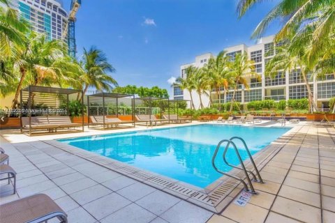 Condominio en venta en Miami, Florida, 1 dormitorio, 61.69 m2 № 1864871 - foto 27