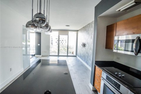 Condominio en venta en Miami, Florida, 1 dormitorio, 61.69 m2 № 1864871 - foto 3