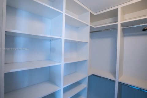 Condominio en venta en Miami, Florida, 1 dormitorio, 61.69 m2 № 1864871 - foto 20