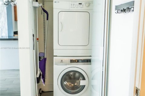 Condominio en venta en Miami, Florida, 1 dormitorio, 61.69 m2 № 1864871 - foto 23