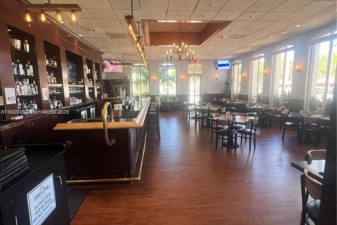 Снять в аренду кондоминиум в Дорал, Флорида 3 спальни, 98.48м2, № 1988599 - фото 8