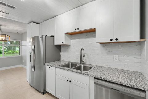 Casa en venta en Largo, Florida, 2 dormitorios, 103.12 m2 № 2235552 - foto 4
